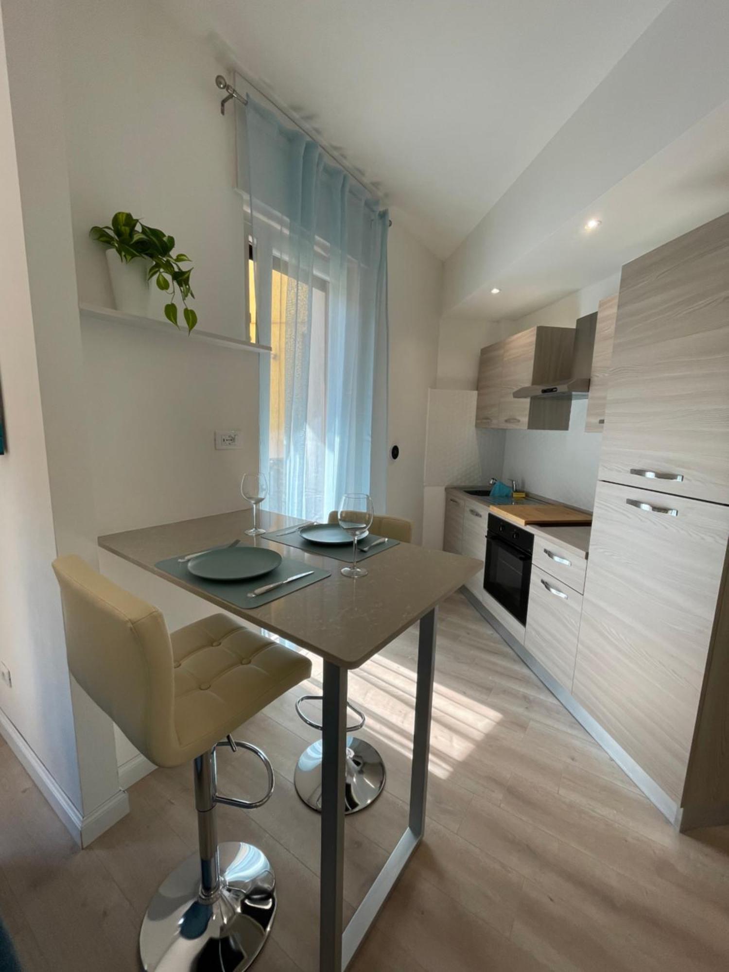 Elegant Boutique Apartment Alloggio Via Nizza Acqui Terme Bagian luar foto