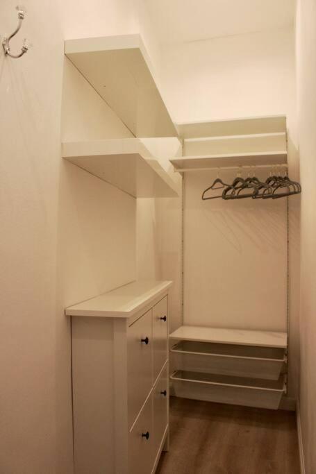 Elegant Boutique Apartment Alloggio Via Nizza Acqui Terme Bagian luar foto