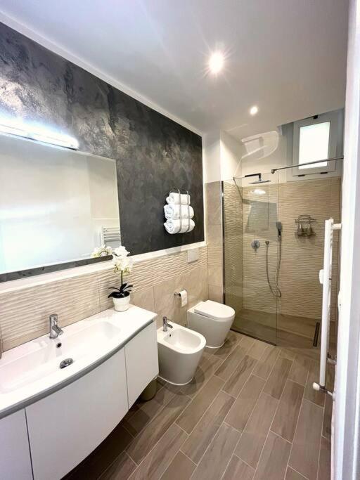 Elegant Boutique Apartment Alloggio Via Nizza Acqui Terme Bagian luar foto